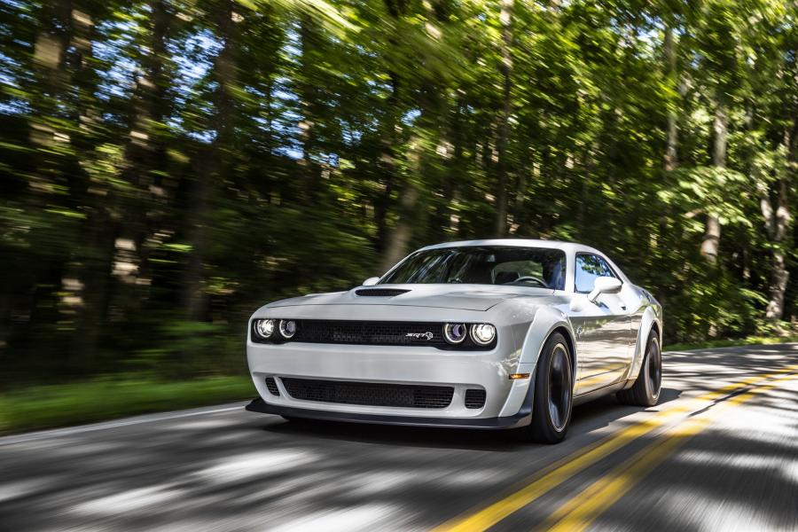  Dodge Challenger SRT Hellcat Widebody 2017 года  (фото 30 из 69)
